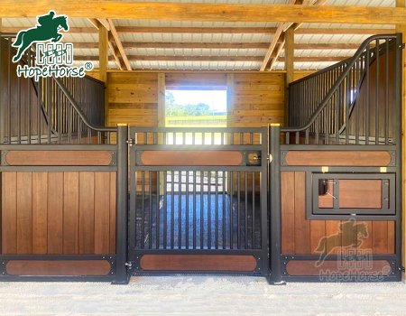 Custom Horse shed Frontier européen