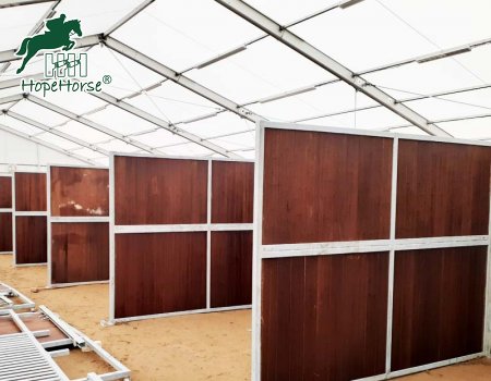 Séparateurs de stalles pour chevaux de 10 pieds