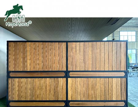 Panneaux latéraux de box pour chevaux