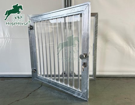 Fenêtre de grange extérieure