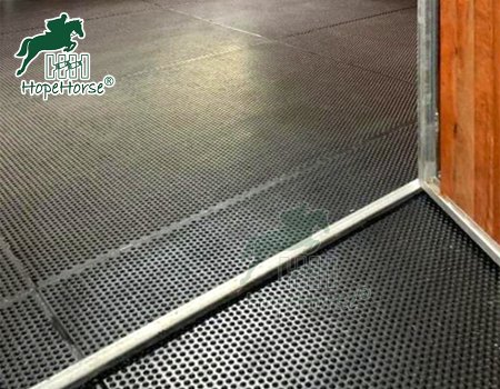 SHE-111 HopeHorse Tapis de box premium