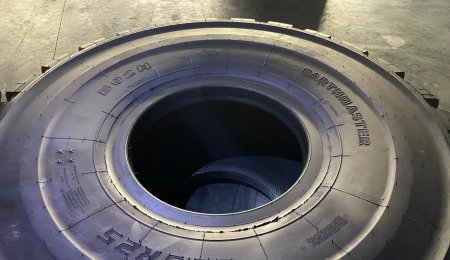 Radial OTR tire shipped weekly for Africa customer 