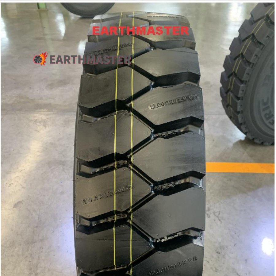 earthmaster 12.00R20 826
