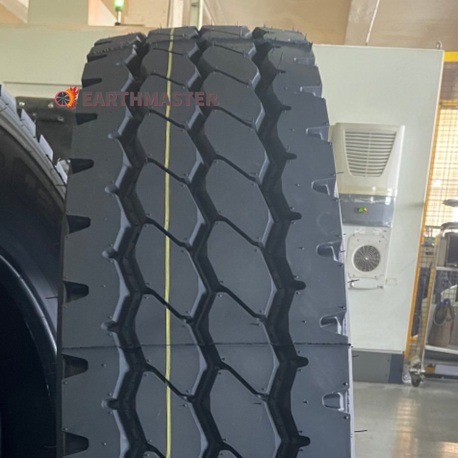 earthmaster 12R22.5  678 new