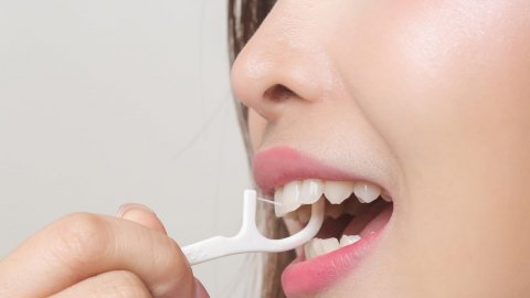 Why Do We Use Dental Floss Picks?​